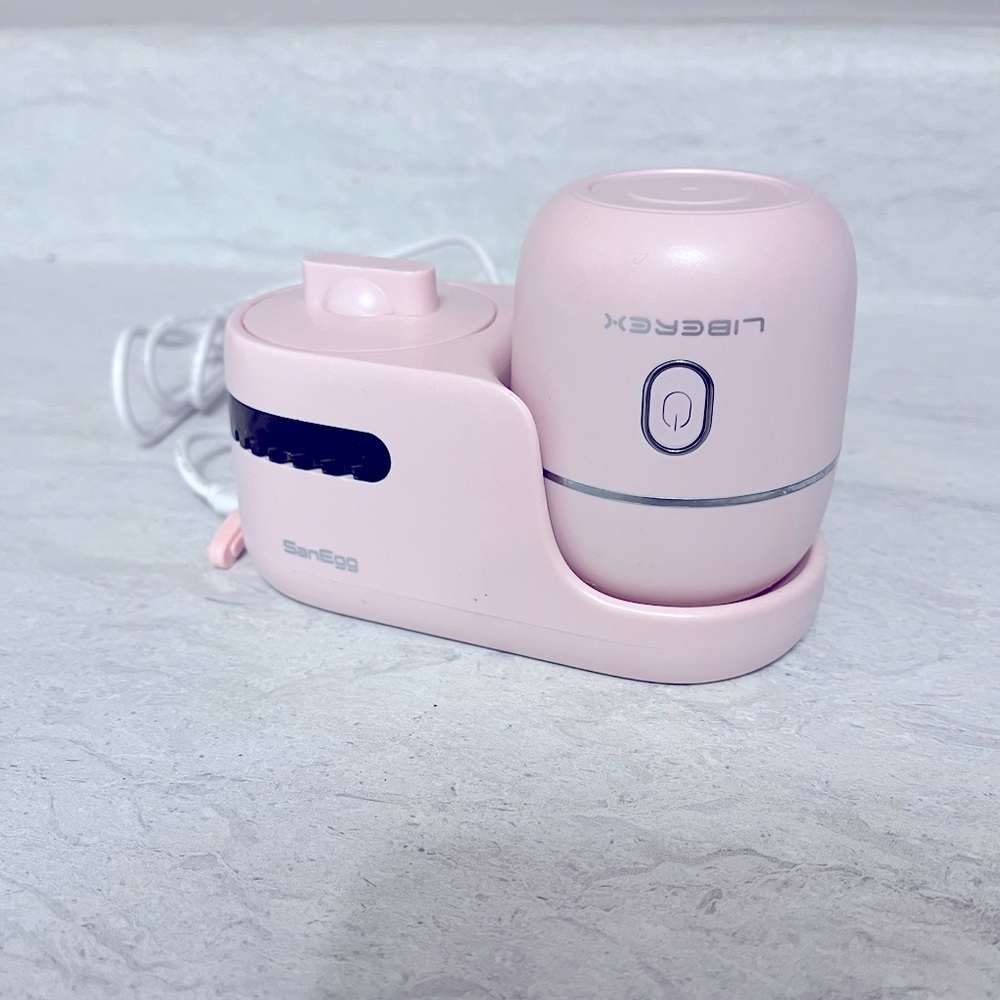 Electric facial cleaning brush